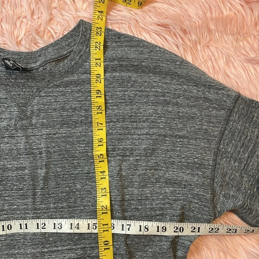 IVY PARK crewneck crop split open back gym grey shirt short sleeve‎ size medium